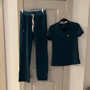 Figs caribbean blue scrub set